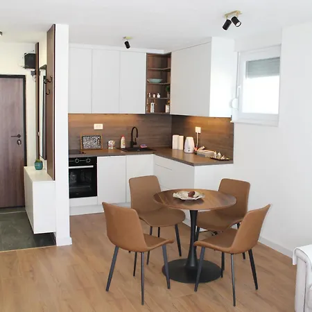 Apartment Middle Street *