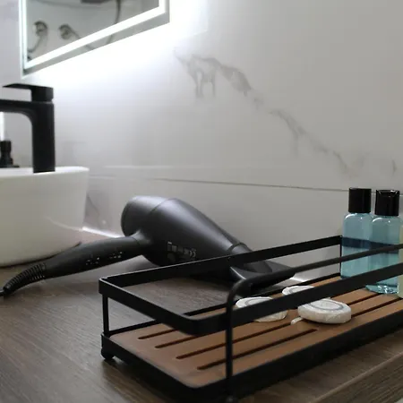 Middle Street Apartment *