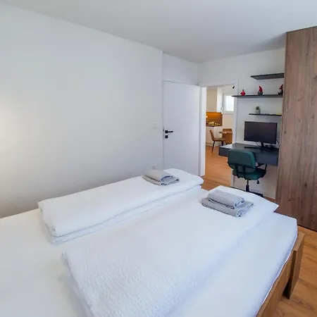 Middle Street 莫斯塔尔