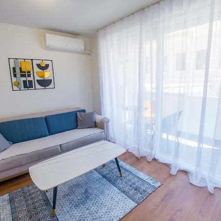 Apartment Middle Street