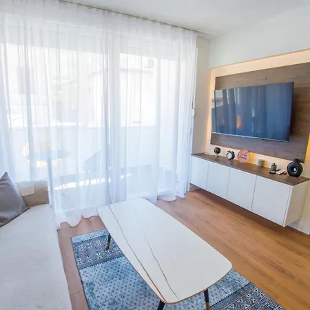 Apartment Middle Street *