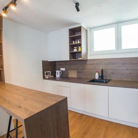 Middle Street * 莫斯塔尔