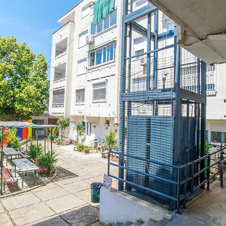Middle Street Apartment