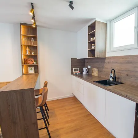 Middle Street 公寓