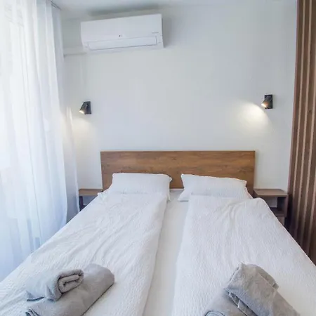 Middle Street Apartment *