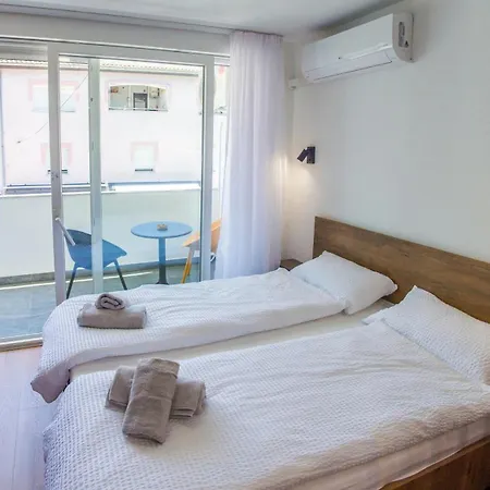 Middle Street 公寓 *